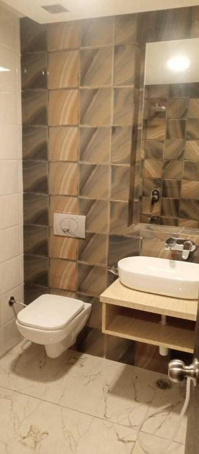 Oyo Mmc Hotel And Restaurant Meerut Zewnętrze zdjęcie